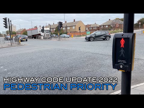 Understanding Rule 284 of the Highway Code: A Comprehensive Guide